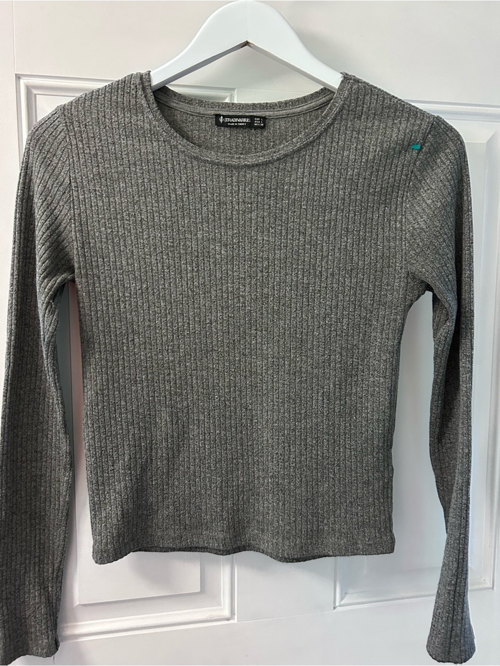 stradivarius Gray Ribbed Long-Sleeve Tee